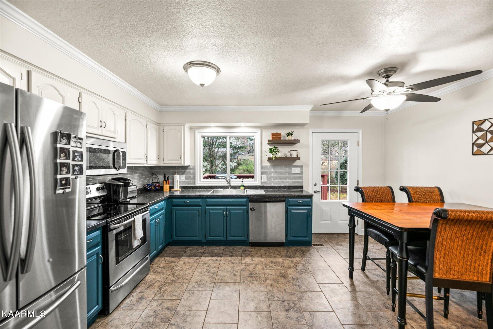 1208 Huntington Road Southwest Knoxville, TN 37919 - Photo 7 of 19 Kitchen