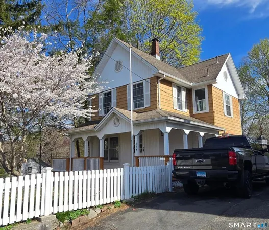 $319,900 | 854 Frost Road, Waterbury, CT 06705