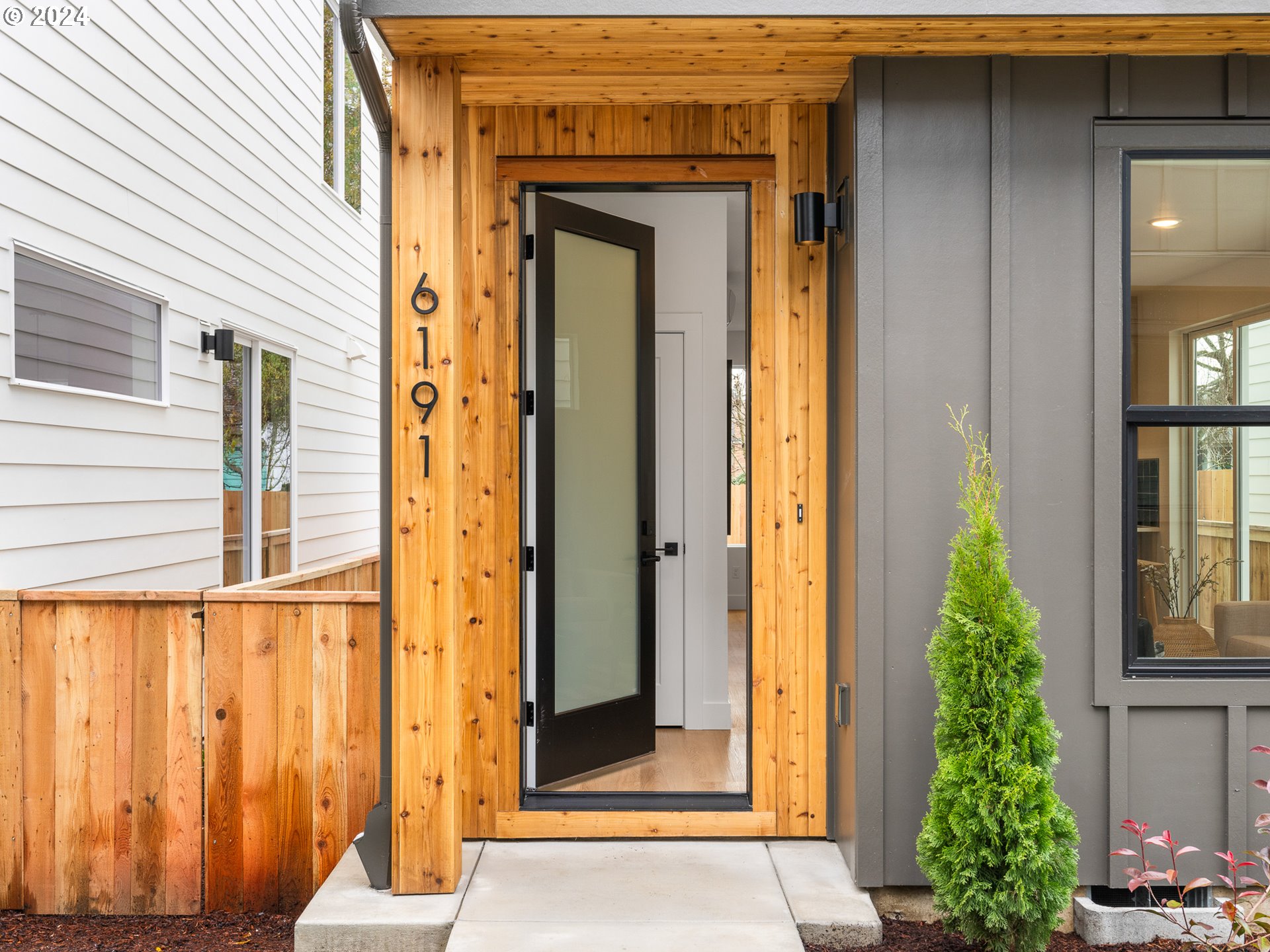 6191 North Amherst Street Portland, OR 97203 - Photo 2 of 20