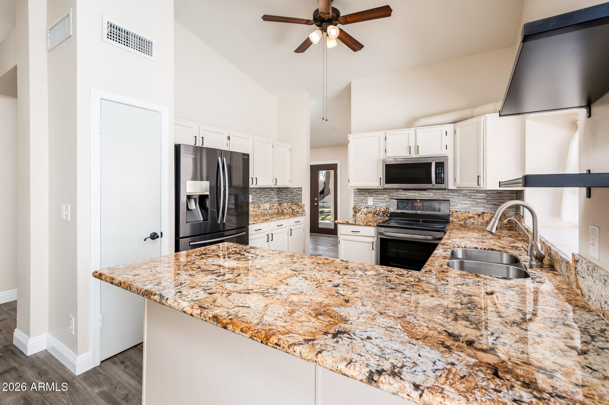 2717 East Dry Creek Road Phoenix, AZ 85048 - Photo 4 of 36 Kitchen