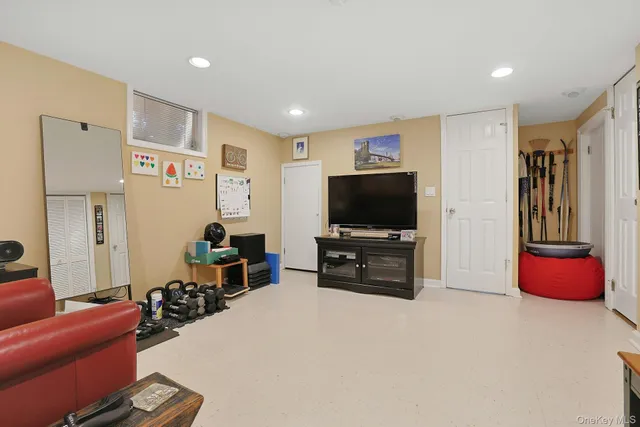 $465,000 | 9 Somerset Drive, Unit 11F, Suffern, NY 10901