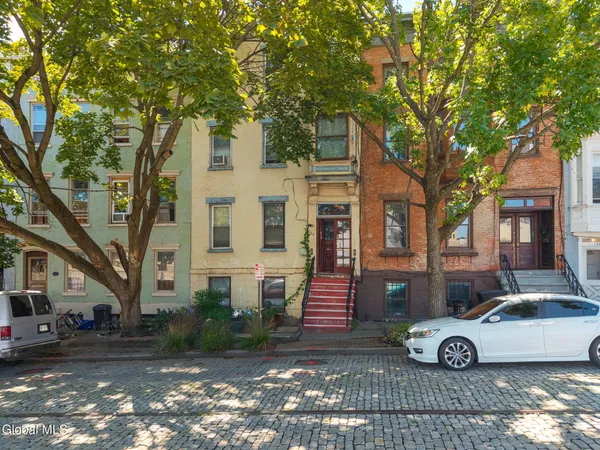 $325,000 | 128 Hamilton Street, Albany, NY 12207