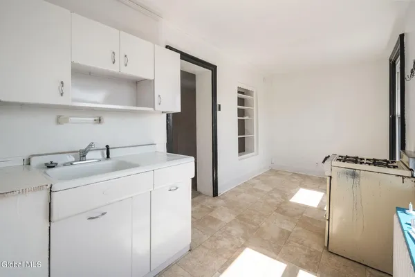 $325,000 | 128 Hamilton Street, Albany, NY 12207