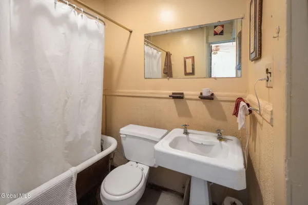 $325,000 | 128 Hamilton Street, Albany, NY 12207