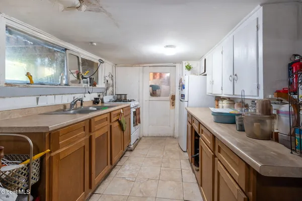 $325,000 | 128 Hamilton Street, Albany, NY 12207