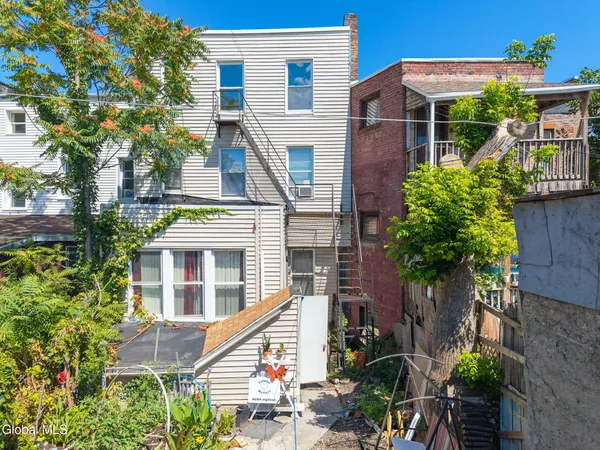 $325,000 | 128 Hamilton Street, Albany, NY 12207