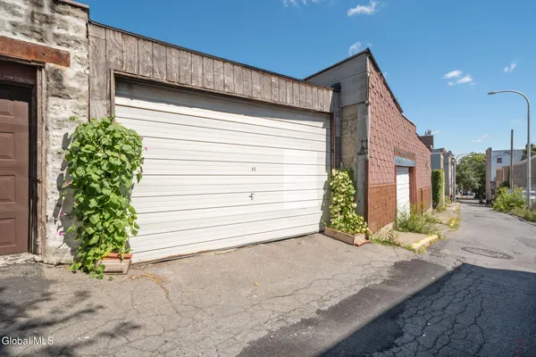 $325,000 | 128 Hamilton Street, Albany, NY 12207