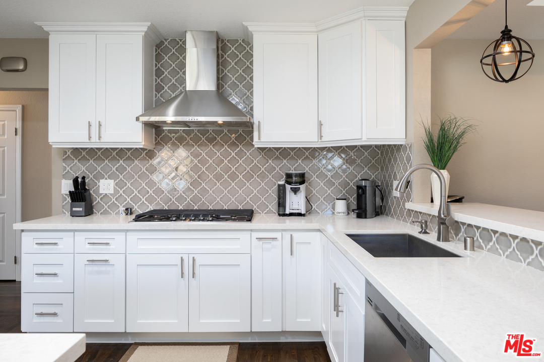 7102 East Wardlow Road Long Beach, CA 90808 - Photo 3 of 15 Gallery Image 3