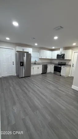 $2,100 | 801 East 12th Street, Panama City, FL 32401