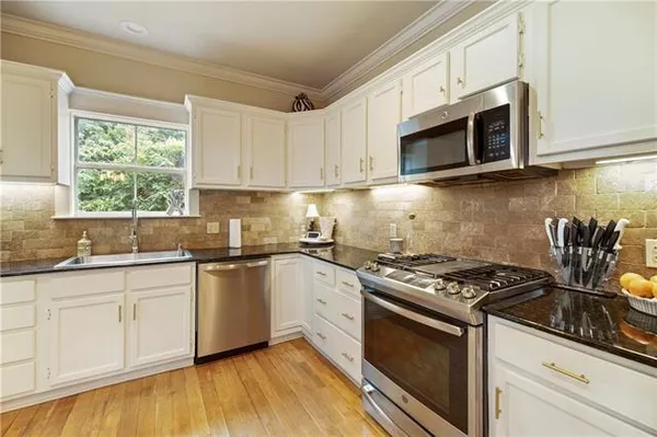 $480,000 | 921 Carriage Way, Baton Rouge, LA 70808
