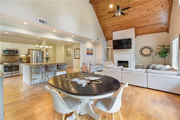 $480,000 | 921 Carriage Way, Baton Rouge, LA 70808