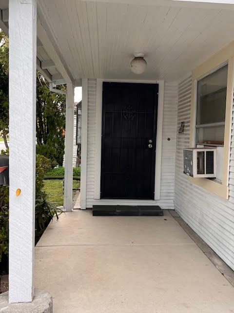 61 East Ellis Street Stockton, CA 95204 - Photo 9 of 15 a view of a door