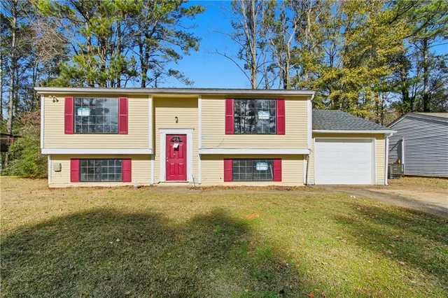 $179,900 | 4828 White Oak Tree, Stone Mountain, GA 30088