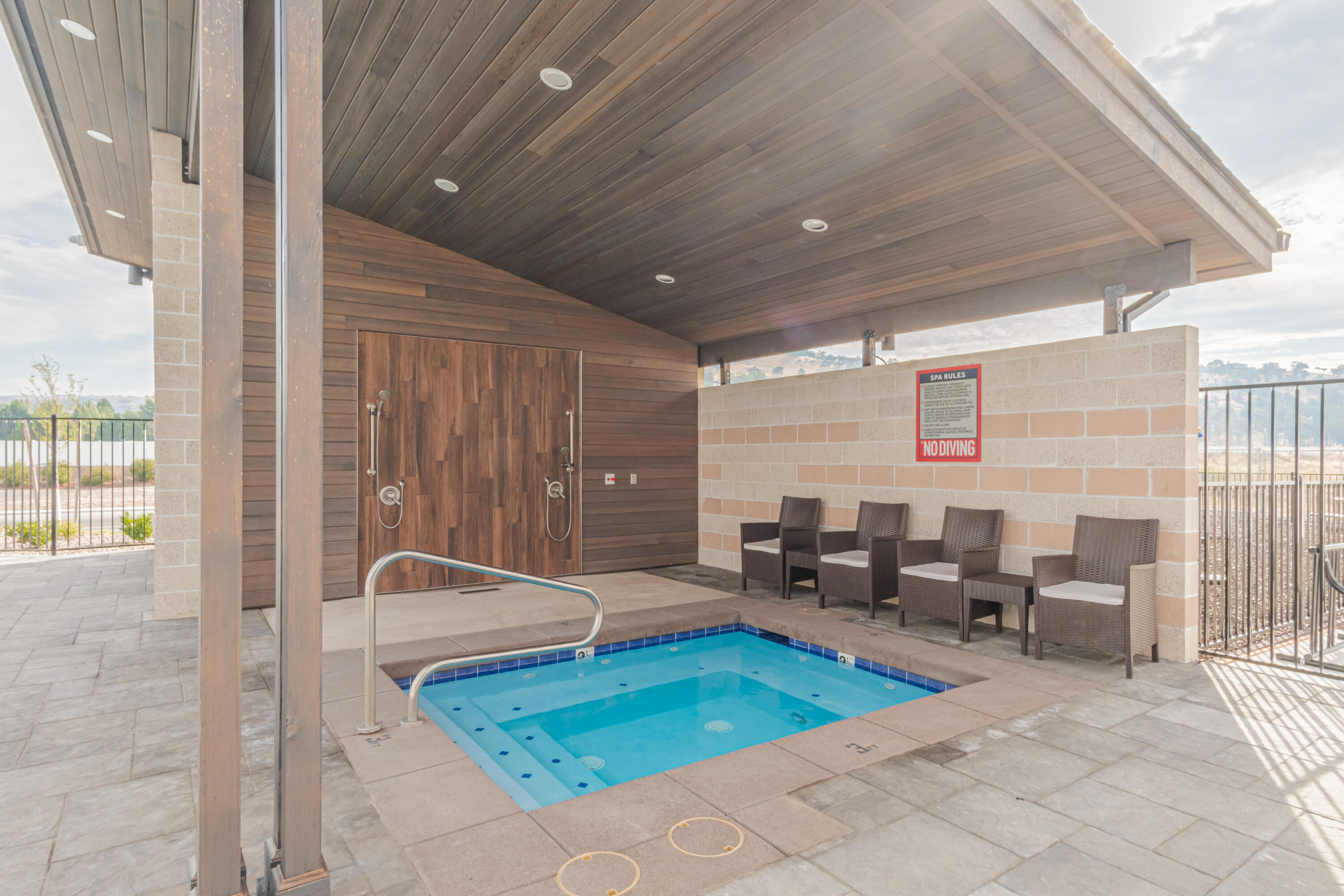 300 Luman Road, Unit 206 Phoenix, OR 97535 - Photo 38 of 40 Club Pool-6