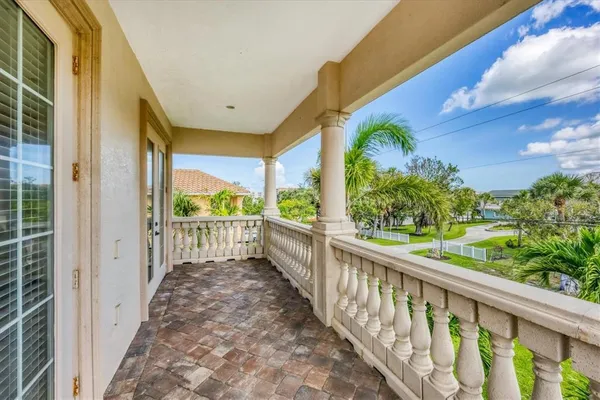 $2,499,999 | 811 La Guna Drive, Venice, FL 34285