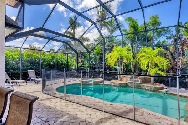 $2,499,999 | 811 La Guna Drive, Venice, FL 34285