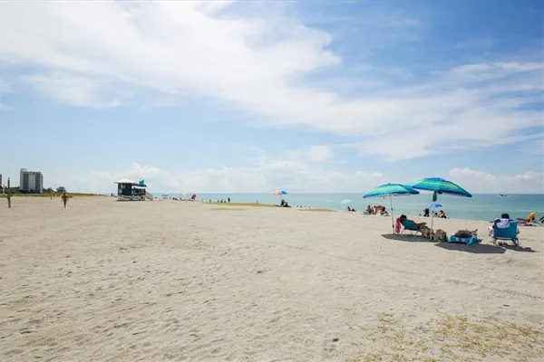 $2,499,999 | 811 La Guna Drive, Venice, FL 34285
