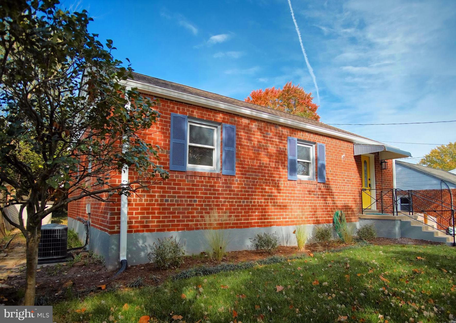 1519 Crest Road Silver Spring, MD 20902 - Photo 3 of 29 Exterior (Front)