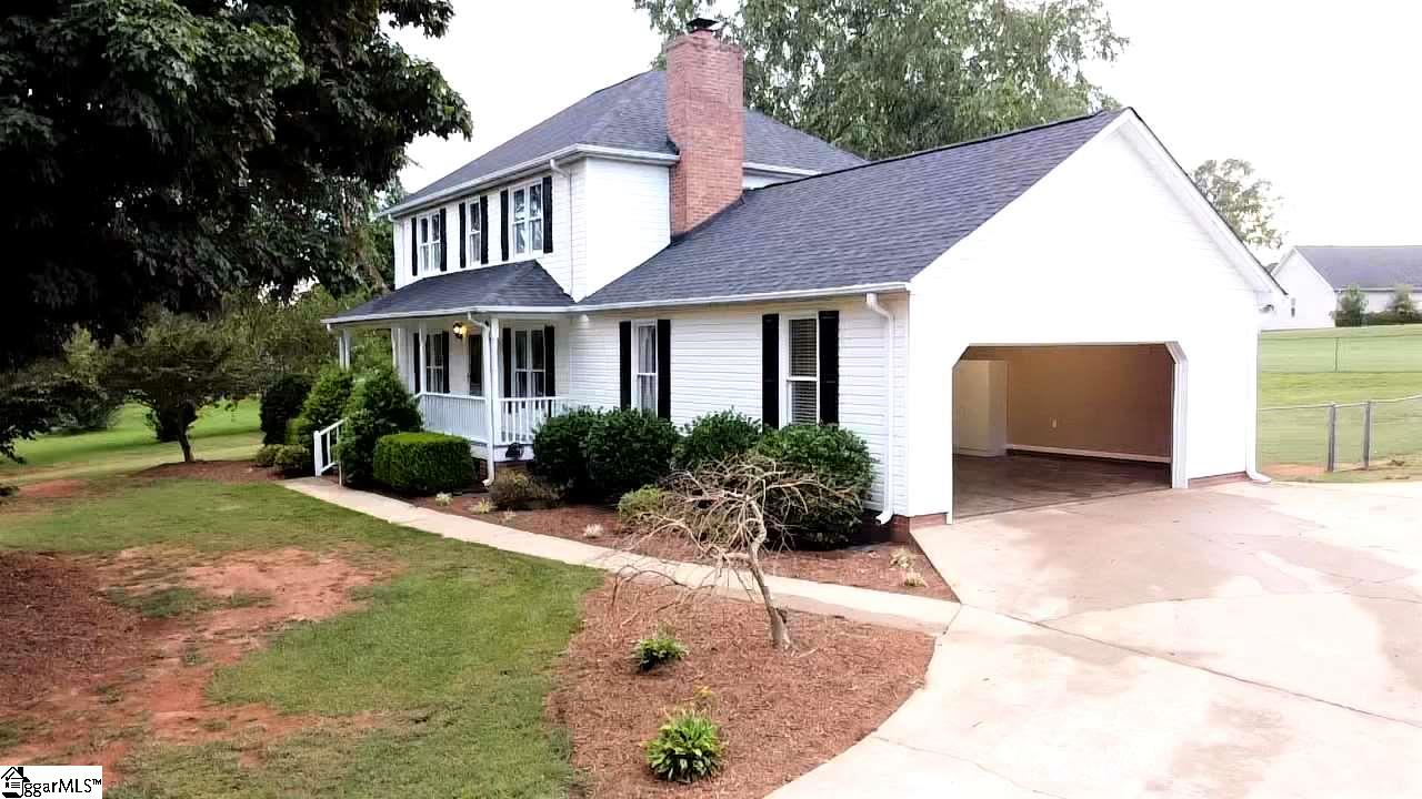 1323 Old Mill Road Easley, SC 29642 - Photo 4 of 24