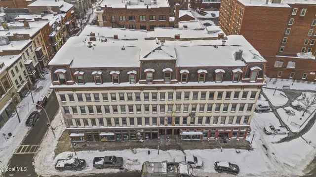 $1,500 | 5 Broadway, Unit 308, Troy, NY 12180