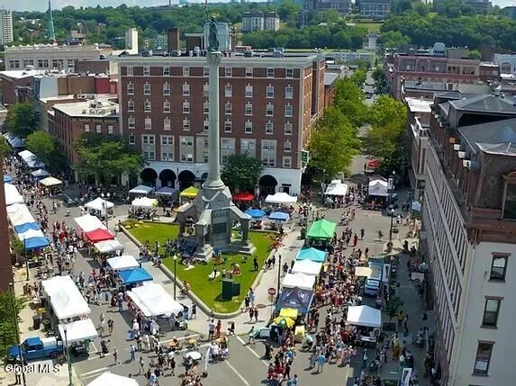 $1,500 | 5 Broadway, Unit 308, Troy, NY 12180