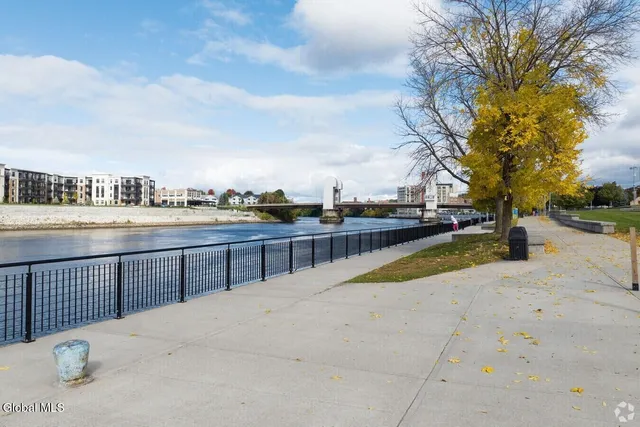 $1,500 | 5 Broadway, Unit 308, Troy, NY 12180