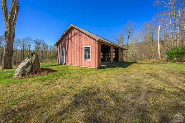 $940,000 | 236 Dugway Road, Austerlitz, NY 12017