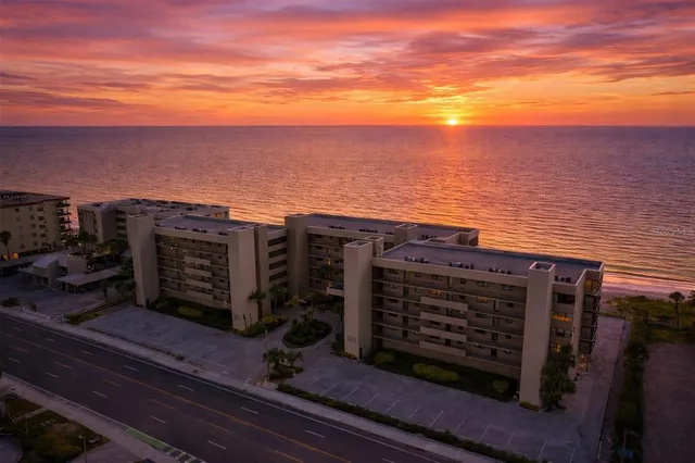 a view of a terrace with sky view