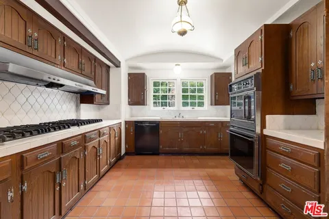 $7,295,000 | 1150 Stone Canyon Road, Los Angeles, CA 90077
