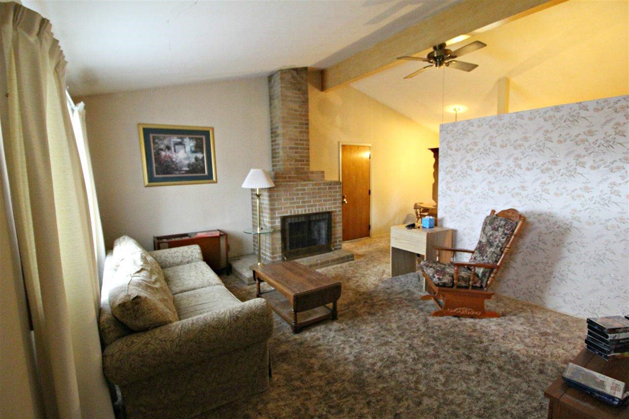4567 Beecher Road Flint, MI 48532 - Photo 2 of 18 21525353-1.JPG