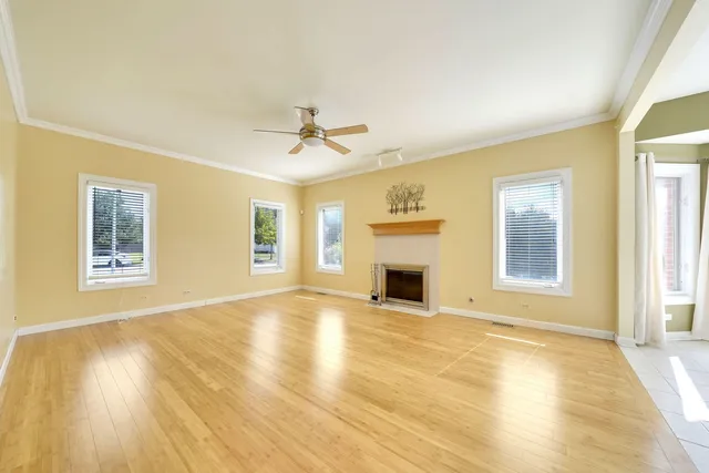 $624,000 | 801 West Veterans Parkway, Addison, IL 60101