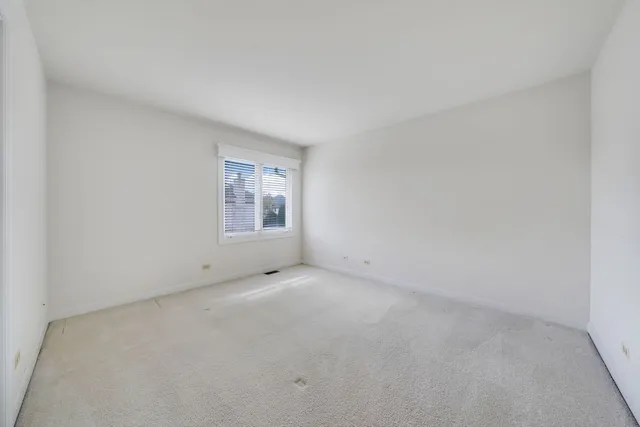 $624,000 | 801 West Veterans Parkway, Addison, IL 60101