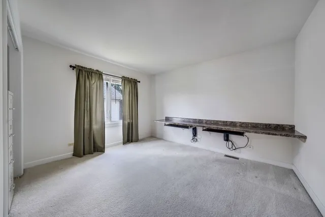 $624,000 | 801 West Veterans Parkway, Addison, IL 60101