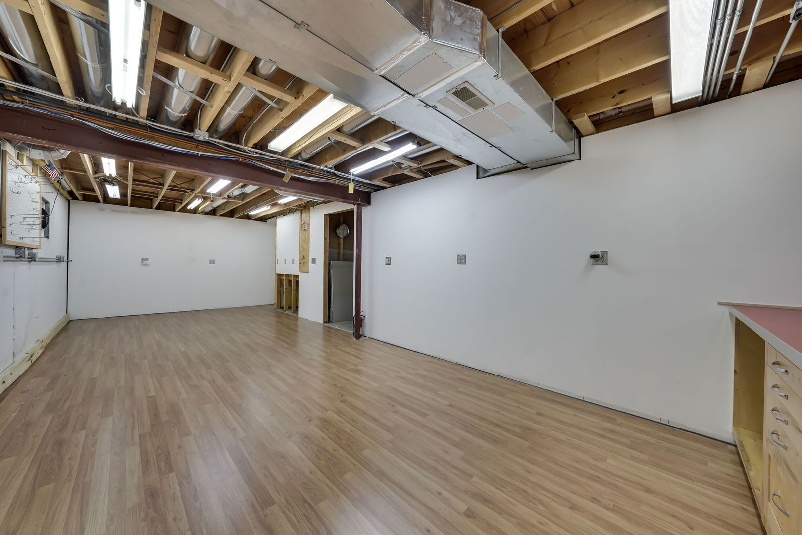 801 West Veterans Parkway Addison, IL 60101 - Photo 35 of 42 a view of empty room