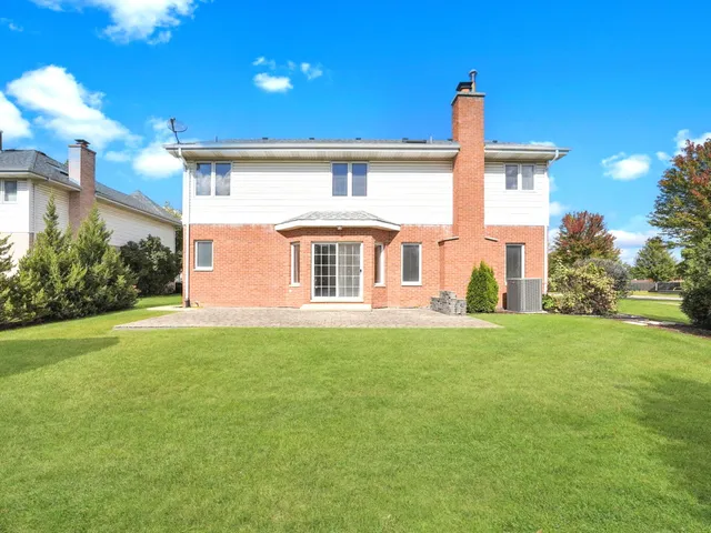 $624,000 | 801 West Veterans Parkway, Addison, IL 60101