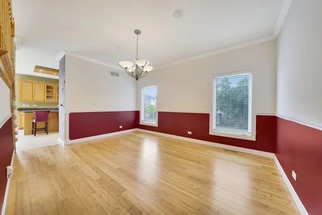 $624,000 | 801 West Veterans Parkway, Addison, IL 60101