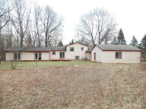 7114 Lobdell Road Linden, MI 48451 - Photo 10 of 23 20352041-9.JPG
