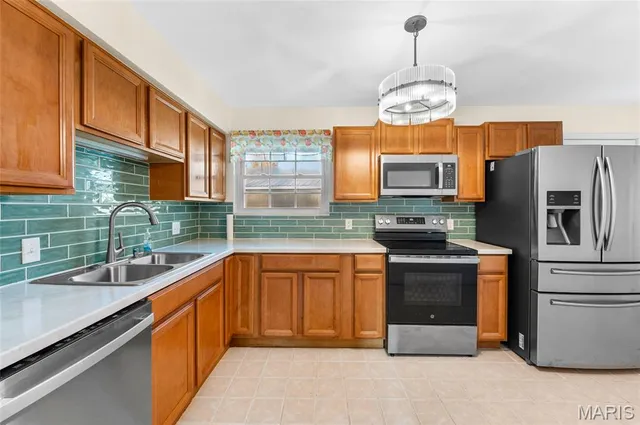 $199,900 | 104 West Jackson Street, O'Fallon, IL 62269