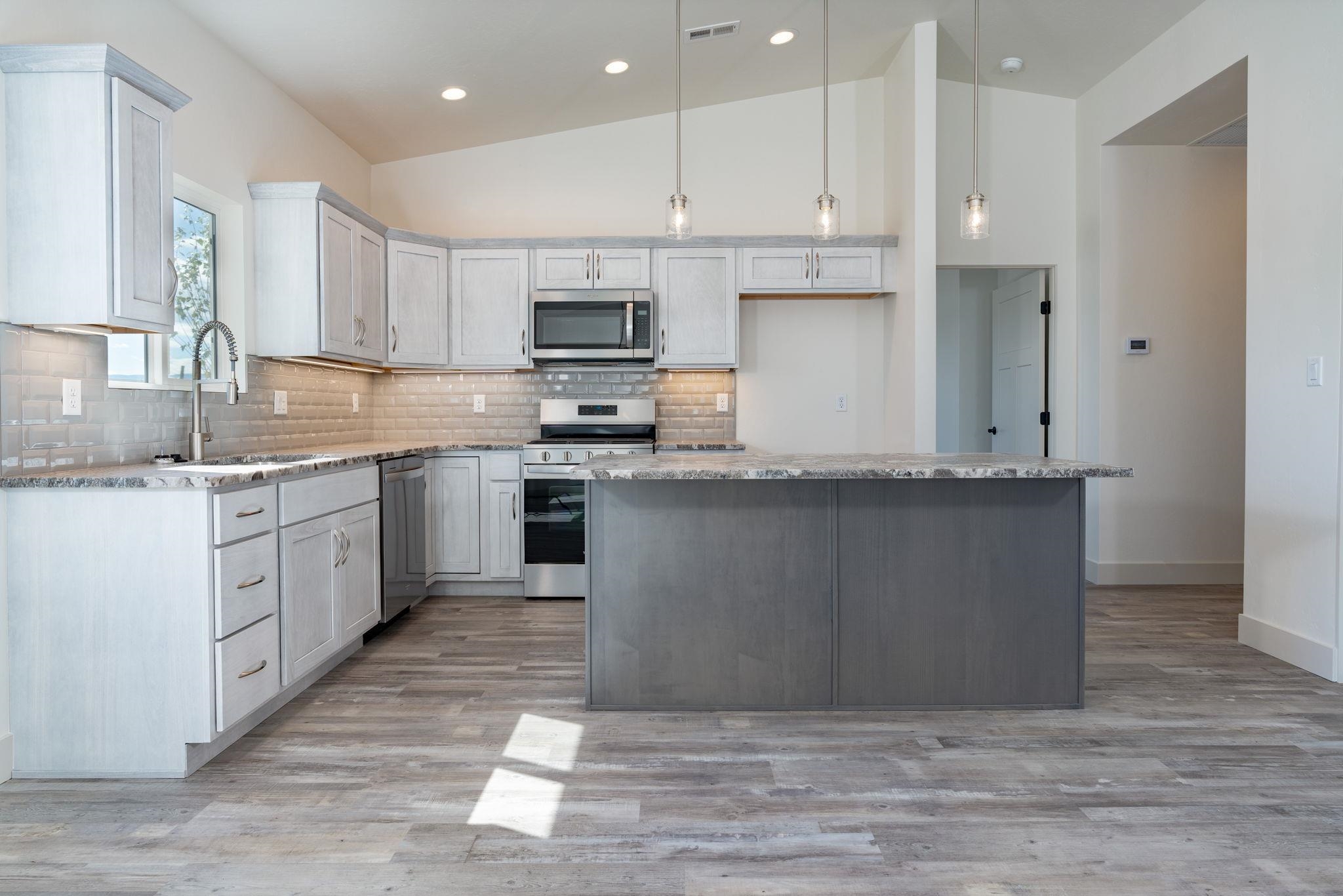 3313 Pyrus Street Clifton, CO 81520 - Photo 5 of 24 Gallery Image 5