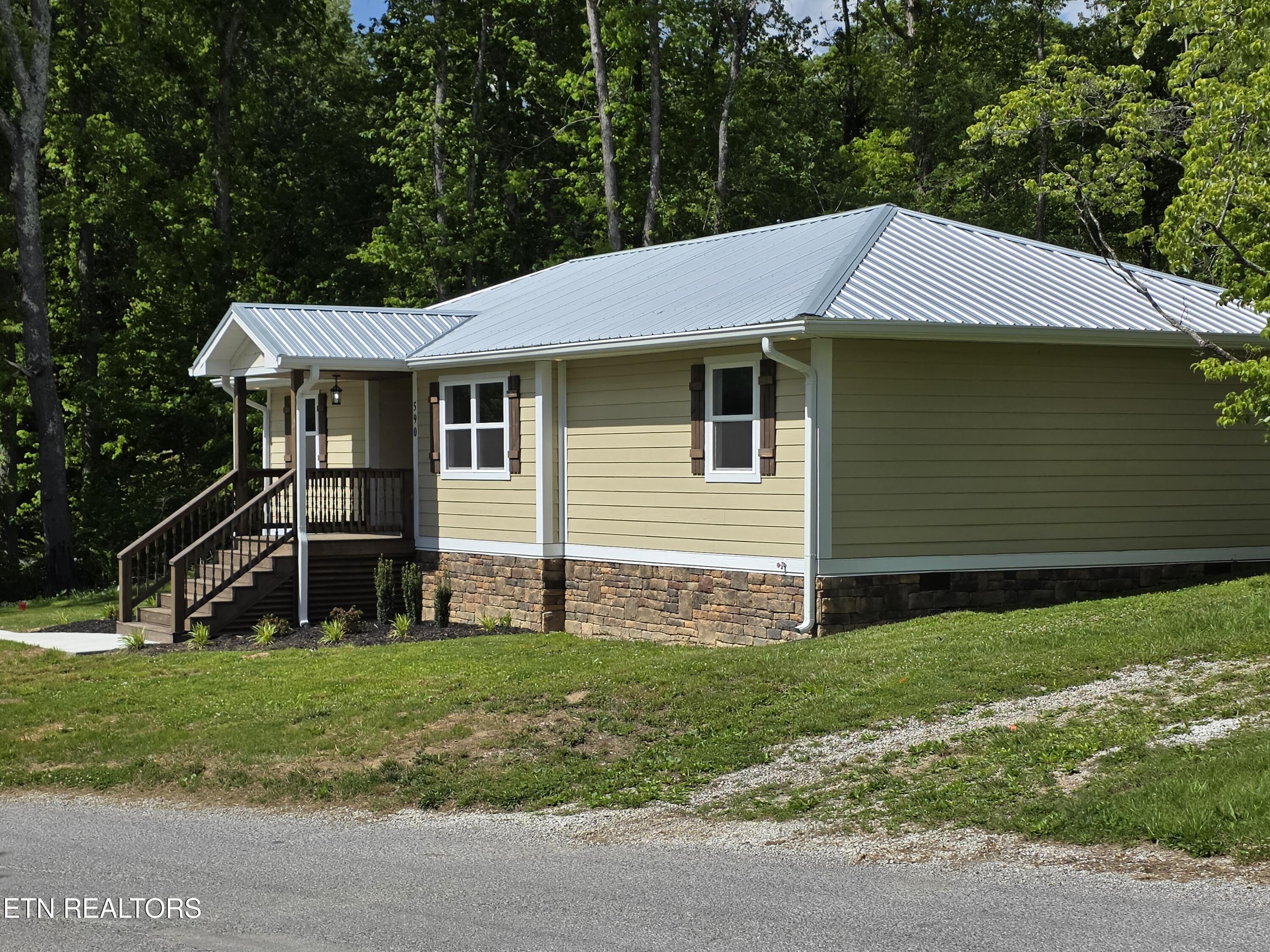590 Litton Road Oneida, TN 37841 - Photo 4 of 28 20260513_160741