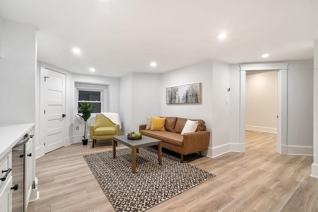 24 Bartlett Crescent, Unit 2 Brookline, MA 02446 - Photo 21 of 27