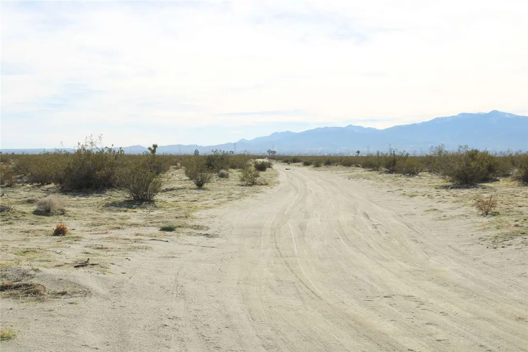 179937 Johnson Road Phelan, CA 92371 - Photo 14 of 16 a view of lake