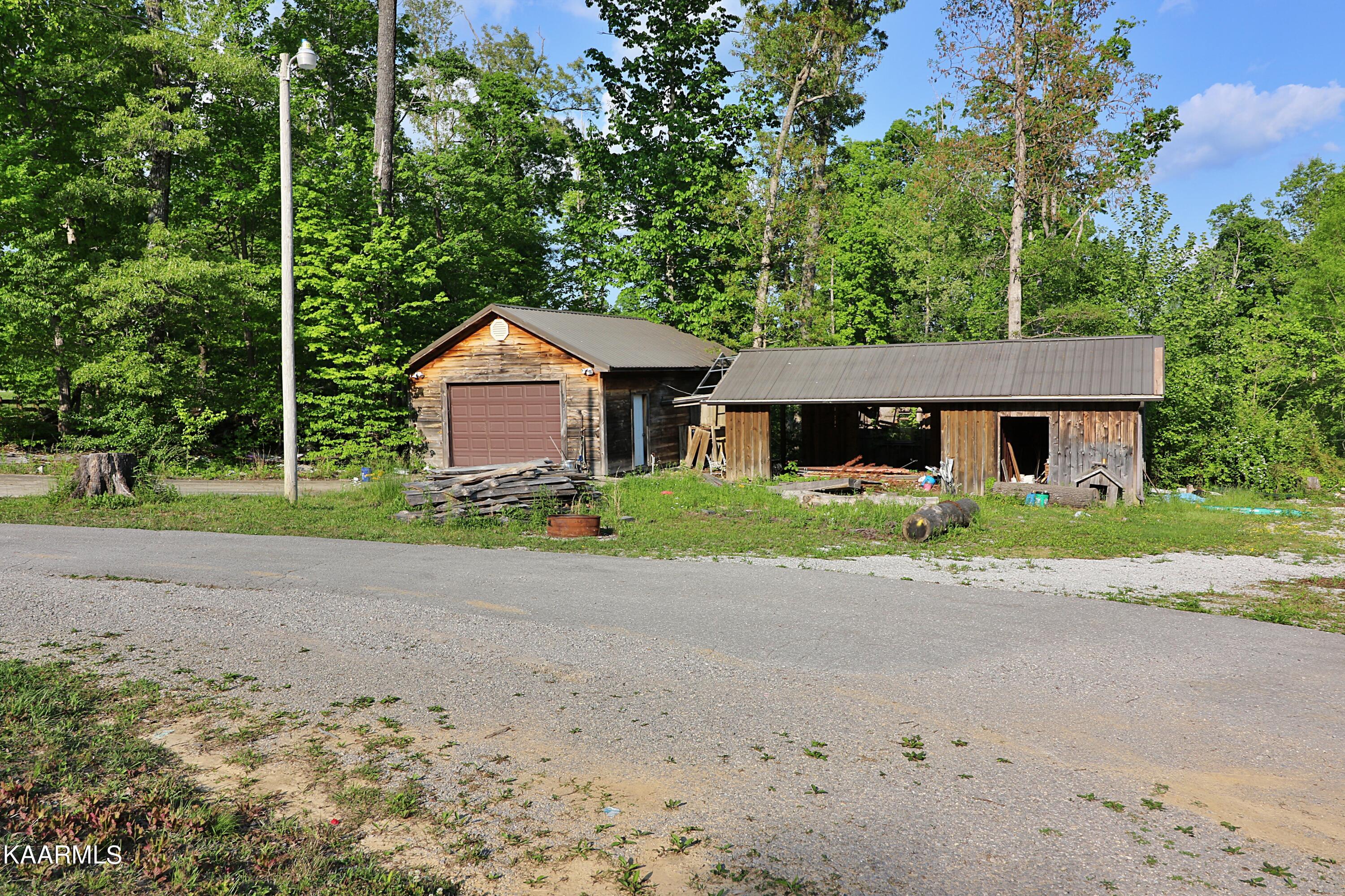 801 Leatherwood Road Oneida, TN 37841 - Photo 12 of 16 094A9787