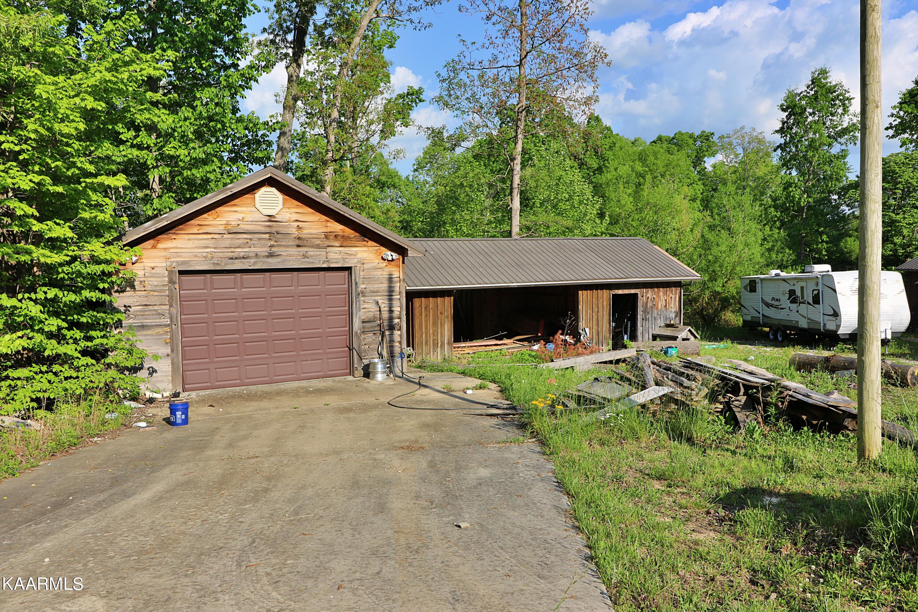 801 Leatherwood Road Oneida, TN 37841 - Photo 14 of 16 094A9789