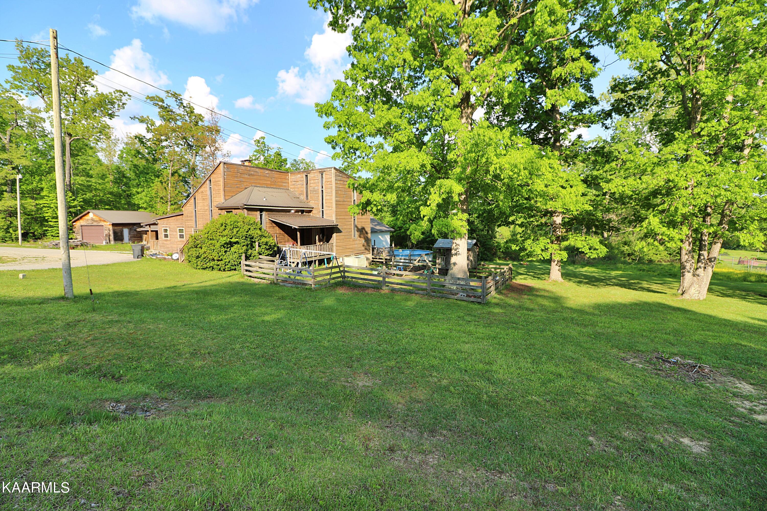 801 Leatherwood Road Oneida, TN 37841 - Photo 2 of 16 094A9776