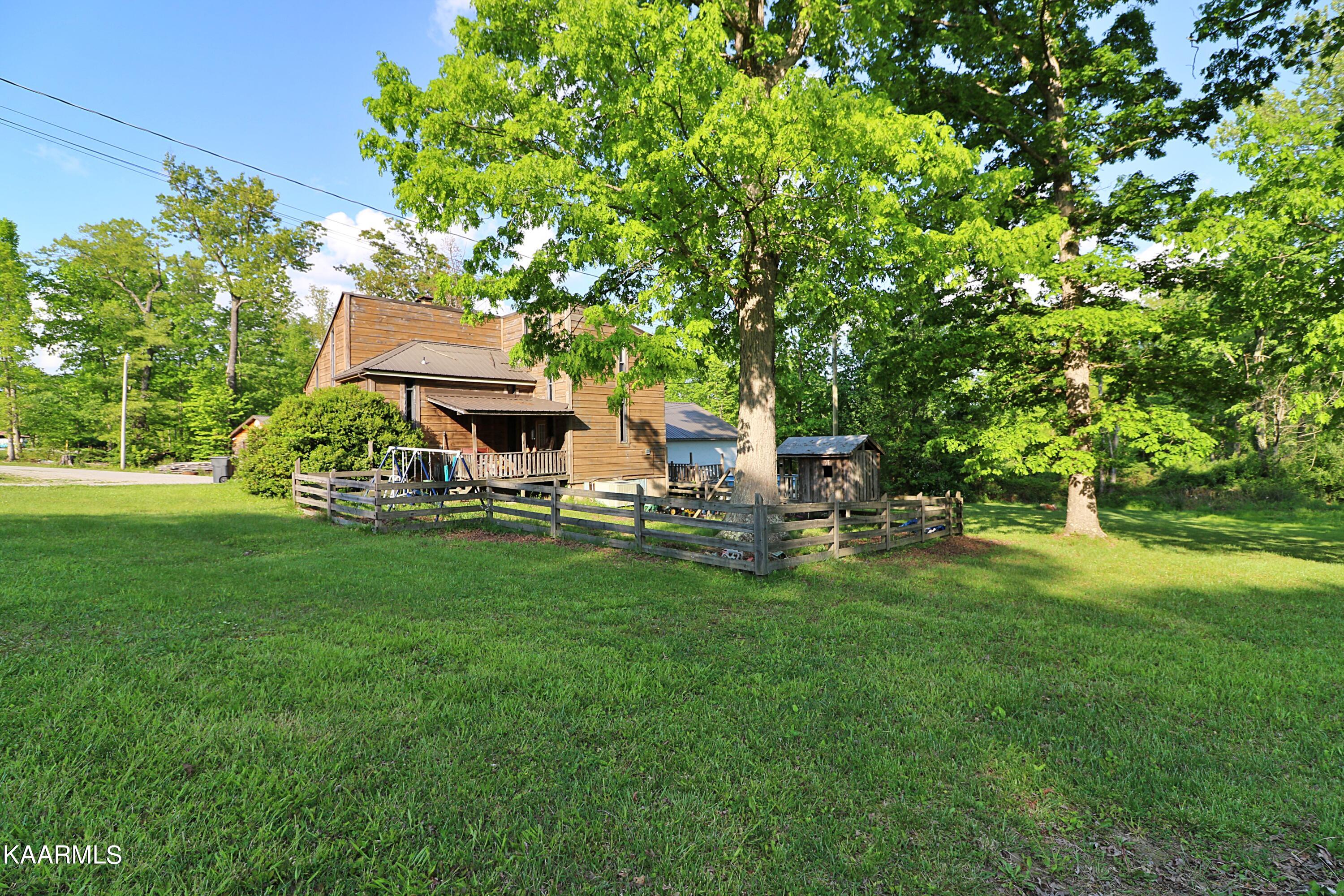 801 Leatherwood Road Oneida, TN 37841 - Photo 4 of 16 094A9778