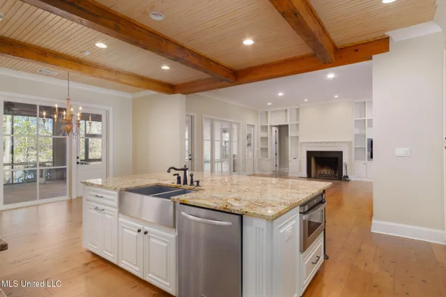 $1,074,900 | 28 Millikens Bend Road, Hattiesburg, MS 39402