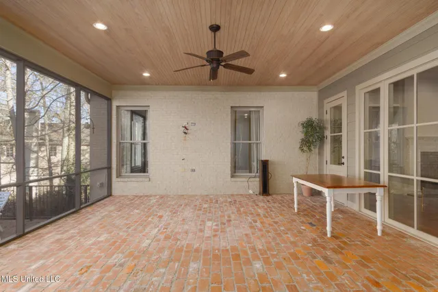 $1,074,900 | 28 Millikens Bend Road, Hattiesburg, MS 39402