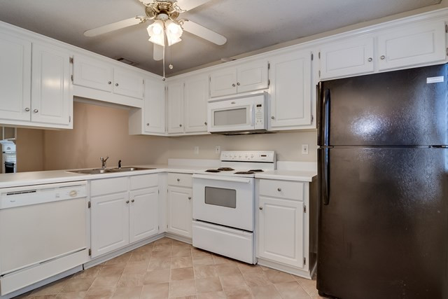 335 Alex Lane Augusta, GA 30909 - Photo 8 of 22 Kitchen