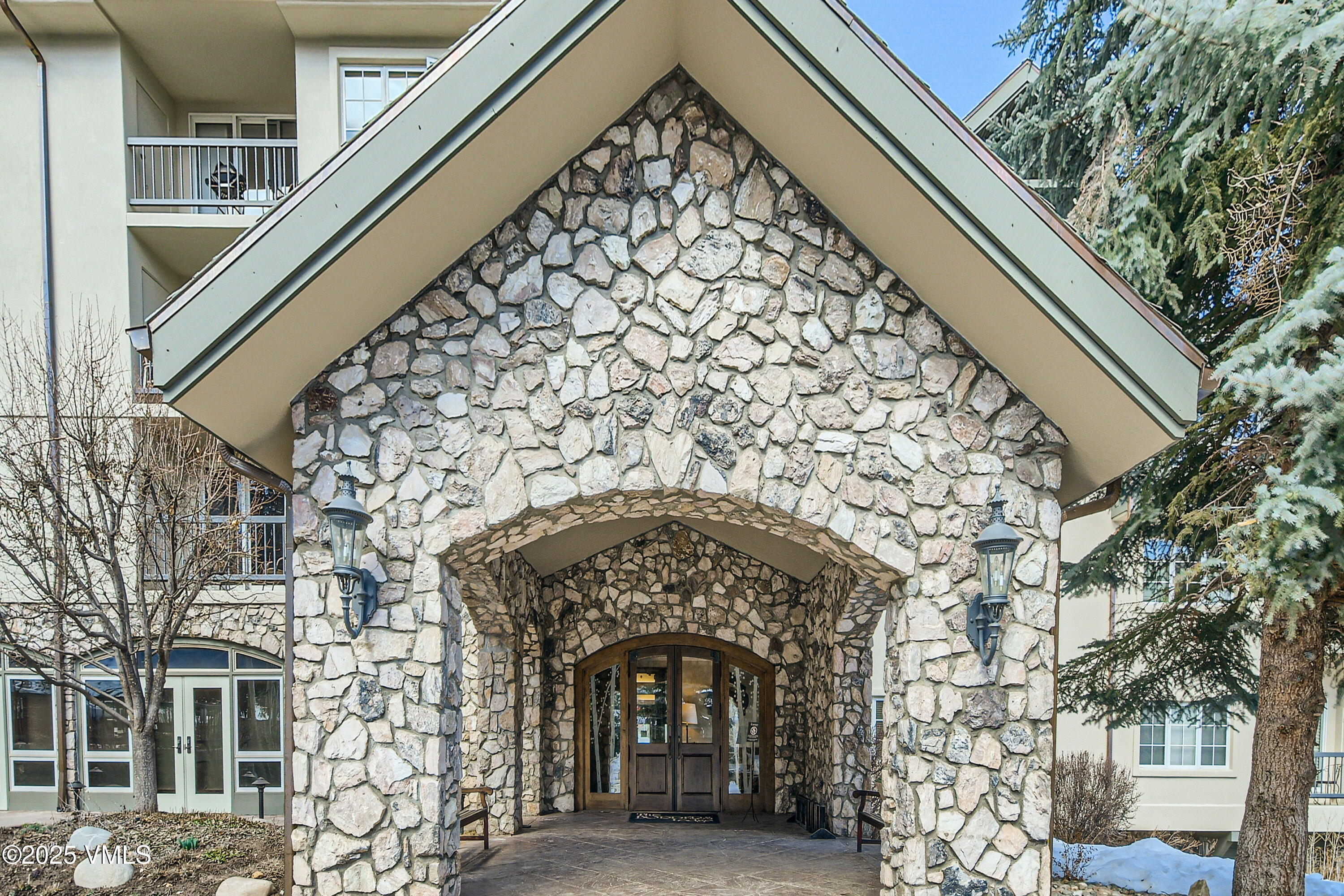 1120 Village Road, Unit 306 Beaver Creek, CO 81620 - Photo 22 of 26 02 Exterior Front Entry
